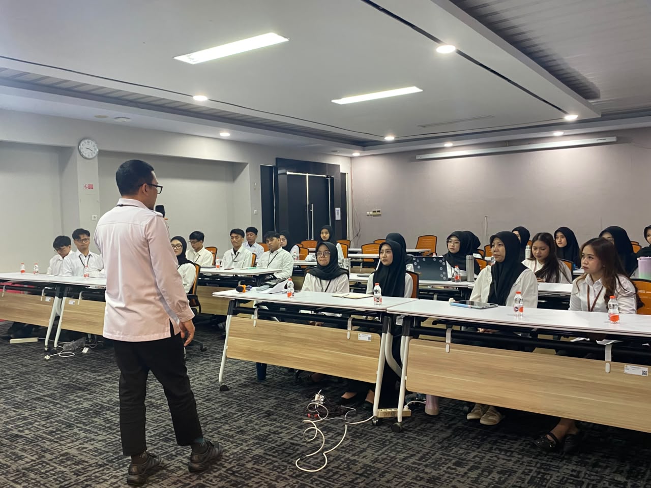 Giat Sosialisasi Penguatan Budaya Kerja BerAKHLAK Bagi Peserta Magang HUB Batch 1&2 2026
