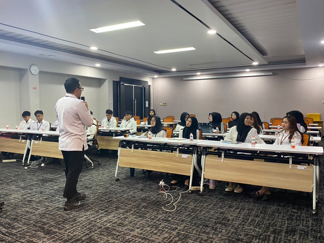 Giat Sosialisasi Penguatan Budaya Kerja BerAKHLAK Bagi Peserta Magang HUB Batch 1&2 2026