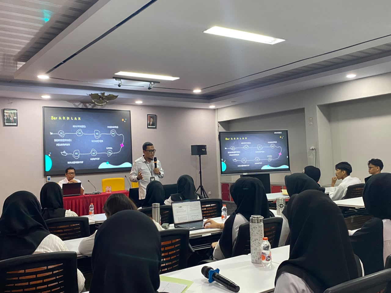 Giat Sosialisasi Penguatan Budaya Kerja BerAKHLAK Bagi Peserta Magang HUB Batch 1&2 2026